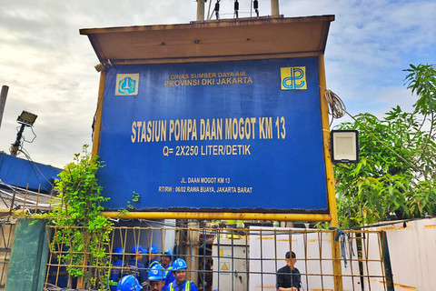 Lokasi proyek Pembangunan Sistem Tata Air Pompa Daan Mogot, Cengkareng, Jakarta Barat, Selasa (3/2/2026). Foto: Jeni Ritanti/kumparan