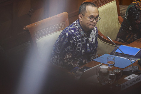 Kepala Pusat Pelaporan dan Analisis Transaksi Keuangan (PPATK), Ivan Yustiavandana menyampaikan paparan pada rapat kerja dengan Komisi III DPR di Kompleks Parlemen, Senayan, Jakarta, Selasa (3/2/2026). Foto: Dhemas Reviyanto/ANTARA FOTO