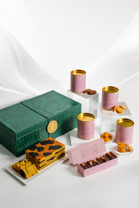 The Langham, Jakarta, menghadirkan berbagai pilihan ramadan, mulai dari pengalaman buka puasa yang meriah di Tom's by Tom Aikens dan ALICE, sajian Jepang yang mewah di Morimoto, hingga koleksi eksklusif bingkisan Ramadan. Foto: Dok. The Langham Jakarta.