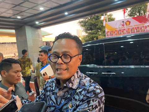 Kepala Badan Pengaturan Badan Usaha Milik Negara (BP BUMN), Dony Oskaria, di Kompleks Parlemen, Senayan, Rabu (4/2). Foto: Muhammad Fhandra Hardiyon/kumparan