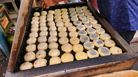 Bakpia atau Pia Laobeijing di Gang Kalimati, Glodok. Foto: Azalia Amadea/kumparan