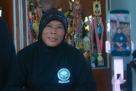 Sri "Itut" Hastuti, pelatih PSW Putri Mataram di Yogyakarta. Foto: Agri Perdana/kumparan