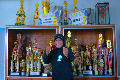 Sri "Itut" Hastuti, pelatih PSW Putri Mataram di Yogyakarta. Foto: Agri Perdana/kumparan