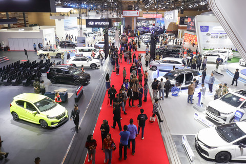 Suasana di Pameran IIMS 2026. Foto: Jamal Ramadhan/kumparan