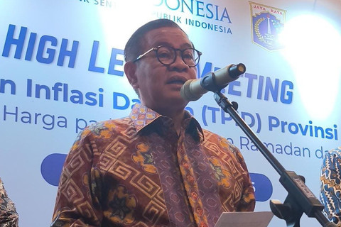 Gubernur DKI Jakarta Pramono Anung bersama jajaran Tim Pengendalian Inflasi Daerah (TPID) dalam agenda High Level Meeting (HLM) Bulan Ramadhan dan HBKN Idul Fitri 1447 H TPID Provinsi DKI Jakarta di Hotel Aryaduta, Jakarta Pusat, Jumat (6/2/2026). Foto: Jeni Ritanti/kumparan