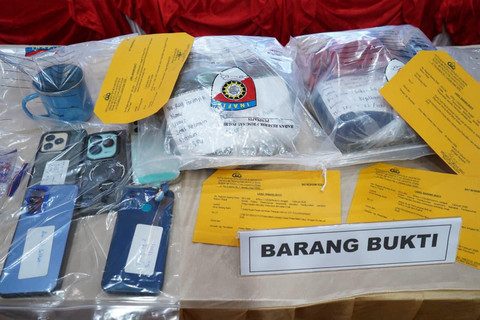 Konferensi pers pembunuhan berencana sekeluarga di Warakas Jakarta Utara. Foto: Polres Jakarta Utara