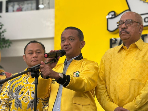 Ketua Umum Partai Golkar Bahlil Lahadalia usai Training of Trainers Sosialisasi 4 Pilar MPR di Kantor DPP Golkar, Jakarta Barat pada Jumat (6/2). Foto: Amira Nada/kumparan