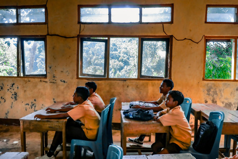 Kondisi ruang kelas di SDN Golomondo, Desa Latung, NTT. Foto: Plan Indonesia