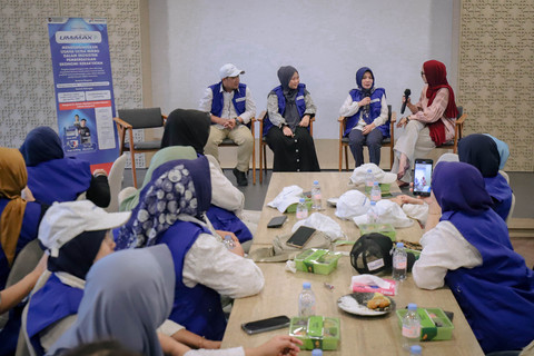 Penerima manfaat program Tanggung Jawab Sosial dan Lingkungan (TJSL) Pertamina berkumpul di Taman Teras, Tebet, Jakarta Selatan, Sabtu (7/2/2026). Foto: Jamal Ramadhan/kumparan