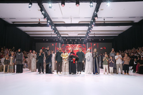 Fashion show Legacy oleh Zaskia Sungkar dan Shireen Sungkar di Senayan City, Jakarta, Sabtu (31/1/2026). Foto: Zaskia Sungkar dan Shireen Sungkar