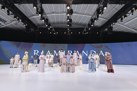 Koleksi "Lentera" RiaMiranda untuk Lebaran. Foto: RiaMiranda