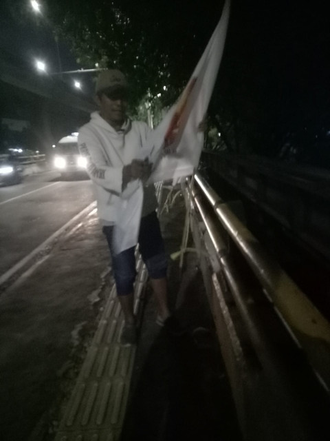 Pencopotan bendera Partai Gerindra. Foto: Dok. DPD dan DPC Gerindra DKI Jakarta