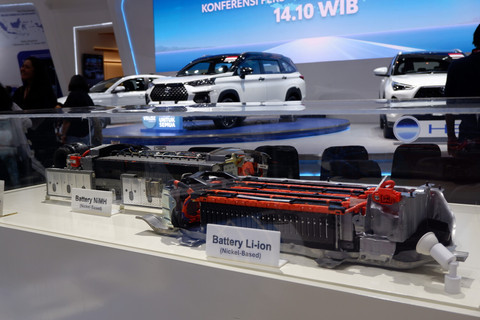 Baterai kendaraan elektrifikasi, mobil hybrid Toyota yang telah dibuat di Indonesia. Foto: Sena Pratama/kumparan