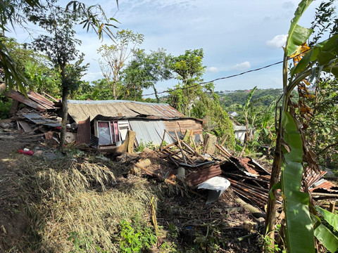Rumah dan jalanan di Kampung Sekip, Kelurahan Jangli, Kecamatan Tembalang, Kota Semarang yang terdampak tanah gerak. Foto: Intan Alliva Khansa/kumparan