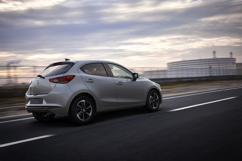 Mazda 2 generasi ketiga sebagai model kedua yang dipasarkan di Indonesia. Foto: Syahrul Ghiffari/kumparan