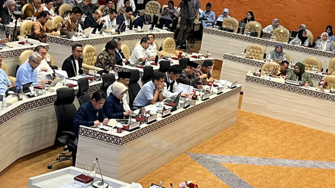 Suasana rapat pimpinan DPR dengan Pemerintah terkait jaminan sosial di Kompleks Parlemen, Senayan, Jakarta, Senin (9/2/2026). Foto: Nasywa Athifah/kumparan