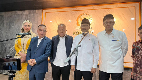 Menteri Sosial Saifullah Yusuf, Menteri Keuangan Purbaya Yudhi Sadewa, serta Wakil Ketua DPR Sufmi Dasco Ahmad, Saan Mustopa, dan Sari Yuliati di Kompleks Parlemen, Senayan, Jakarta, Senin (9/2/2026). Foto: Nasywa Athifah/kumparan