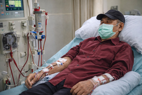 Pasien sudah cuci darah dengan bayar mandiri (Foto: AI) 