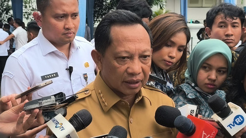 Mendagri Tito Karnavian usai mengikuti Rapim TNI-Polri di Istana Negara, Jakarta Pusat , Senin (9/2/2026). Foto: Zamachsyari/kumparan