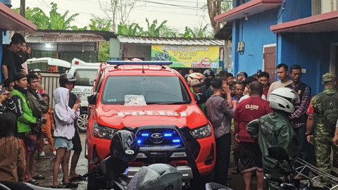 Momen polisi mendatangi kamar kos Hindradjaja, Sabtu (7/2/2026). Dok: Lampung Geh