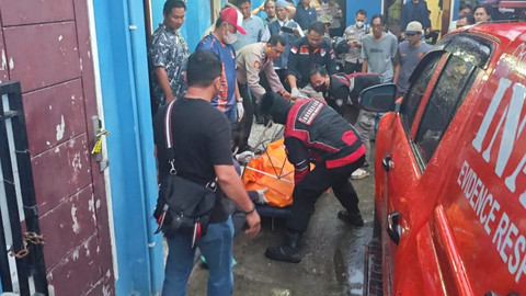 Momen polisi mendatangi kamar kos Hindradjaja, Sabtu (7/2/2026). Dok: Lampung Geh