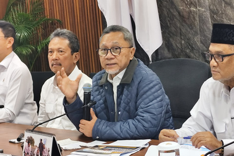 Menko Bidang Pangan, Zulkifli Hasan (Zulhas) dalam konferensi pers di Kantor Kemenko Pangan, Senin (9/2/2026). Foto: Widya/kumparan