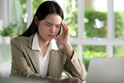 Ramalan karier zodiak Aquarius bulan Februari 2026. Foto: amenic181/Shutterstock