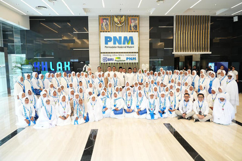 PNM lewat program Reward Nasabah Umrah berangkatkan 101 nasabah PNM ke Tanah Suci. Foto: Dok. PNM