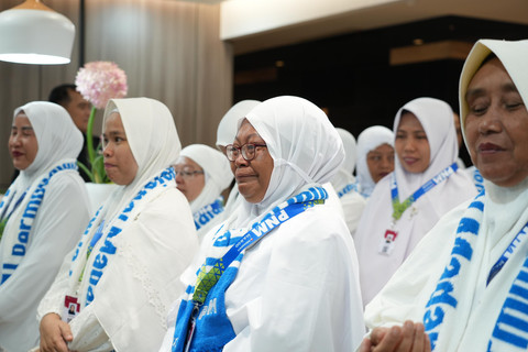Nasabah PNM Mekaar yang akan berangkatkan ke Tanah Suci lewat program Reward Nasabah Umrah. Foto: Dok. PNM