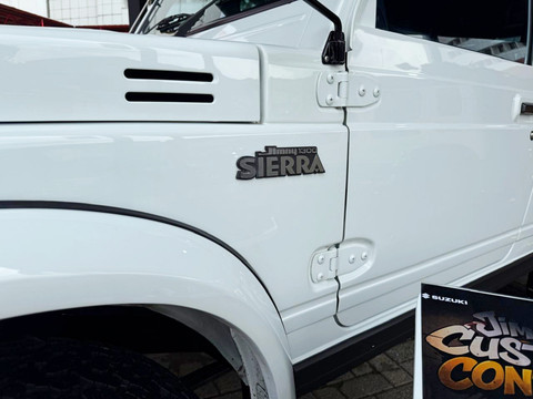 Modifikasi Suzuki Jimny mejeng di IIMS 2026. Foto: Fitra Andrianto/kumparan