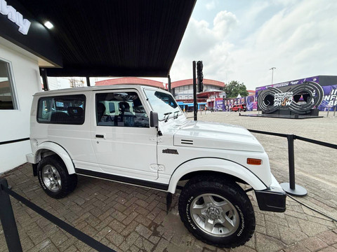 Modifikasi Suzuki Jimny mejeng di IIMS 2026. Foto: Fitra Andrianto/kumparan