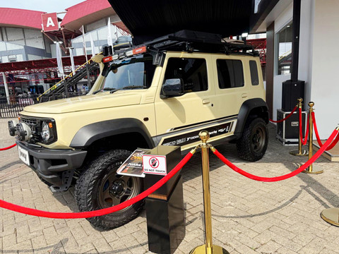 Modifikasi Suzuki Jimny mejeng di IIMS 2026. Foto: Fitra Andrianto/kumparan