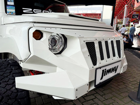 Modifikasi Suzuki Jimny mejeng di IIMS 2026. Foto: Fitra Andrianto/kumparan