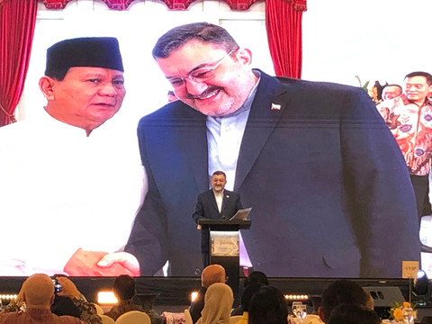 Duta Besar Iran untuk Indonesia, Mohammad Boroujerdi memberikan sambutan dalam Resepsi Peringatan ke-47 Revolusi Islam Iran di Jakarta, Selasa (10/2). Foto: Firda Brillianti/kumparan