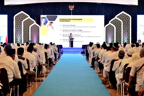 Menhaj, Mochamad Irfan Yusuf saat membuka Bimbingan Manasik Haji Nasional di Asrama Haji Pondok Gede, Jakarta Timur. Foto: Dok. Kemenhaj RI