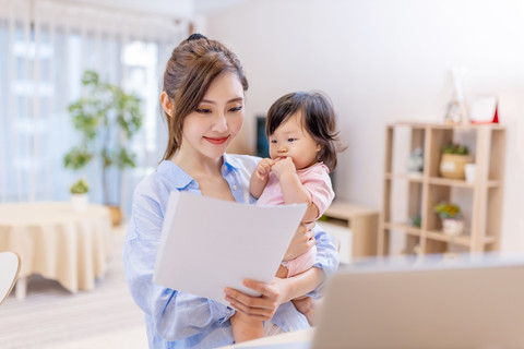 Ilustrasi Working Mom. Foto: aslysun/Shutterstock