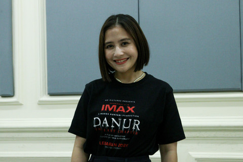 Prilly Latuconsina salah satu pemeran film Danur: The Last Chapter saat berkunjung ke kantor kumparan di Jakarta, Rabu (11/2/2026). Foto: Syawal Febrian Darisman/kumparan