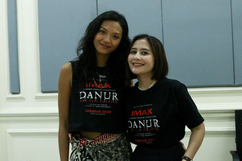 Prilly Latuconsina dan Anya Zen salah satu pemeran film Danur: The Last Chapter saat berkunjung ke kantor kumparan di Jakarta, Rabu (11/2/2026). Foto: Syawal Febrian Darisman/kumparan
