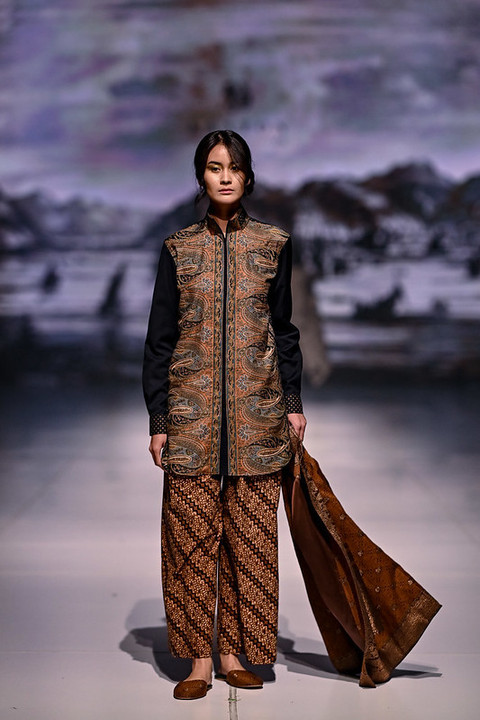 Koleksi Kraton di Dewi Fashion Knights. Foto: JFW