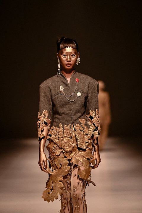 Koleksi Toton di Dewi Fashion Knights. Foto: JFW