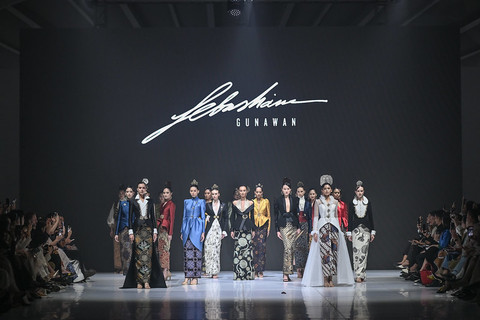 Koleksi Sebastian Gunawan Signature di Dewi Fashion Knights. Foto: JFW