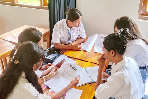 Sejumlah siswi SMA Negeri 3 Kalabahi, Kabupaten Alor, Nusa Tenggara Timur (NTT). Foto: Dok. Bakom RI
