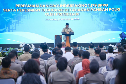 Presiden Prabowo Subianto menyampaikan pidato sambutan dalam peresmian secara serentak 1.072 Satuan Pelayanan Pemenuhan Gizi (SPPG) Polri se-Indonesia di SPPG Palmerah, Jakarta, Jumat (13/2/2026). Foto: ANTARAFOTO/Galih Pradipta
