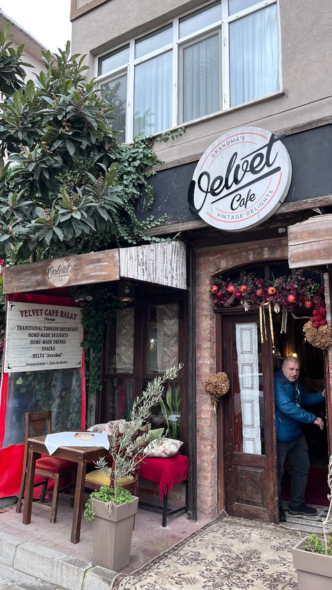 Velvet Cafe di kawasan Balat, Istanbul Foto: Gitario Vista Inasis/kumparan