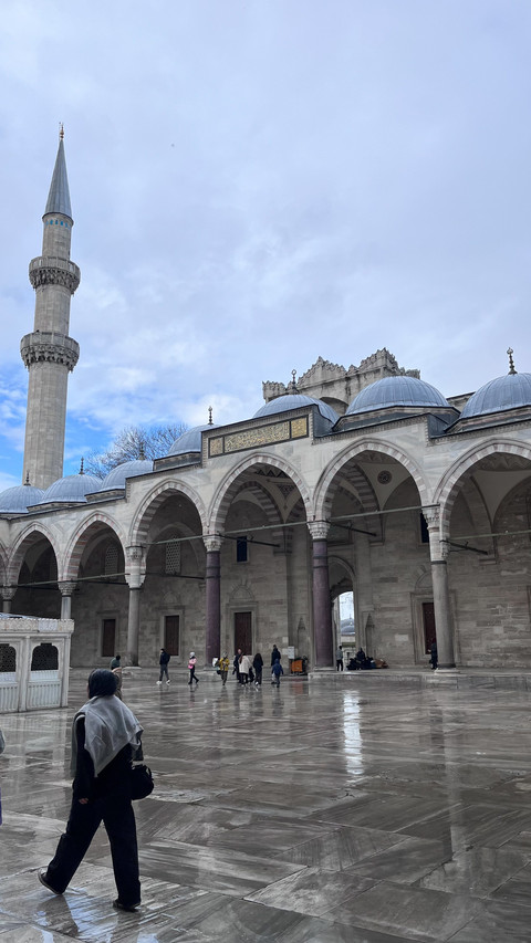 Masjid Suleymaniye di Istanbul, Turki Foto: Gitario Vista Inasis/kumparan