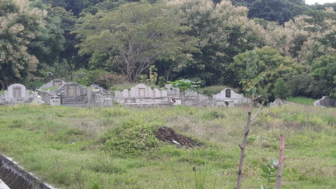 Pemakaman China tempat duel korban M Nur Huda dan terlapor RZ, di Desa/Kecamatan Kapongan, Situbondo. Foto: kumparan