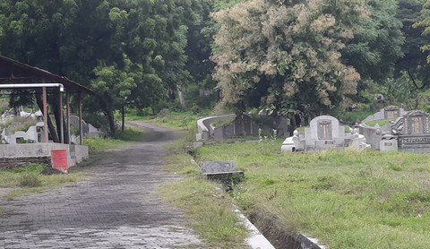 Pemakaman China tempat duel korban M Nur Huda dan terlapor RZ, di Desa/Kecamatan Kapongan, Situbondo. Foto: kumparan