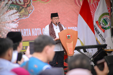 Gubernur DKI Jakarta, Pramono Anung, membuka sambutan Festival Bandeng Rawa Belong di Jakarta Barat, Sabtu (14/2/2026).  Foto: Jamal Ramadhan/kumparan