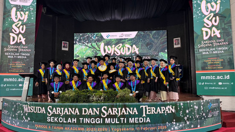 Wisuda Sarjana dan Sarjana Terapan Sekolah Tinggi Multi Media (STMM) MMTC, Rabu (11/2). Foto: Pandangan Jogja/Yusuf Hay 