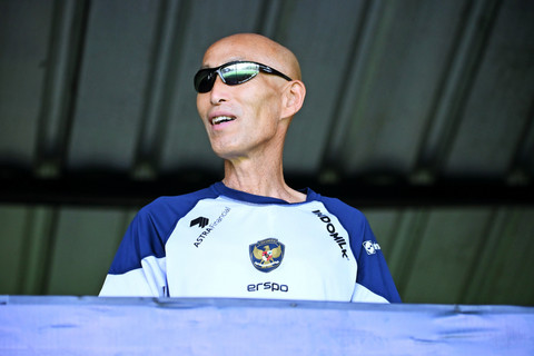 Penasihat Timnas Wanita Indonesia Satoru Mochizuki dan asisten Pelatih Timnas Wanita Indonesia Takumi Taniguchi di HYDROPLUS Soccer League Jakarta, The Lodge, Bogor, Selasa. Foto: Dok. Hydroplus Soccer League